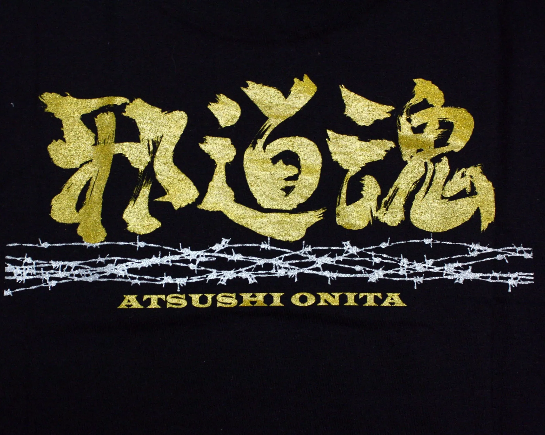 ATSUSHI ONITA GOLD KANJI SCRIPT T-SHIRT LG